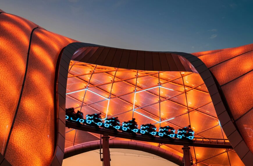 Creative Ways to Keep Busy in Lines at the Disney Parks