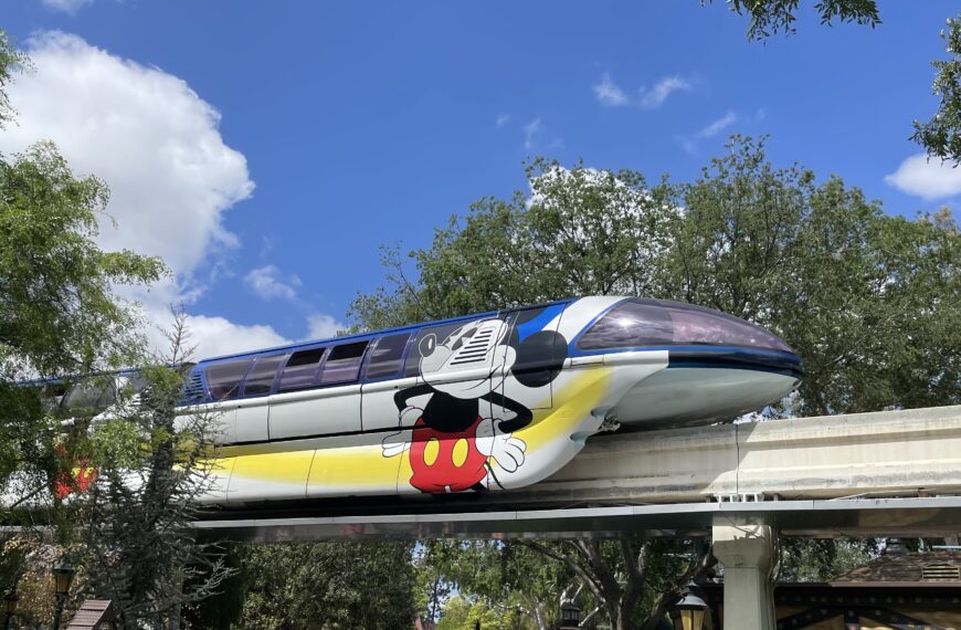 Save Money and Stay Close to the Magic with a Disneyland Good Neighbor Hotel